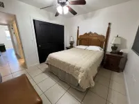Sweet Apartment centrally located in Sierra Vista! St. 앤드류 더 아포슬 카톨릭 처치 주변 호텔