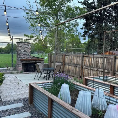 Cozy 3Br Home with AC, Hot Tub & Walkable Restaurants