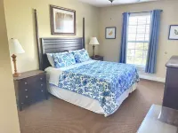 Gorgeous and Large Condo, Elevator, Pool, Ozark Views! Close to Branson strip!