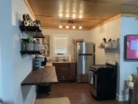 Latitude Adjustment! Nice little 3 Br 2 bath. Quiet part of town. 포트 오 코너 호텔