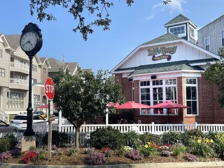 Stylish Waterfront/Marina Condo