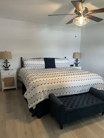 Anchors Away-Enjoy our 3bedroom/3bath home on the lake!