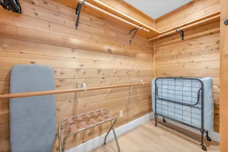 Unique Modern Home W/Pool Отели в г. Фресно