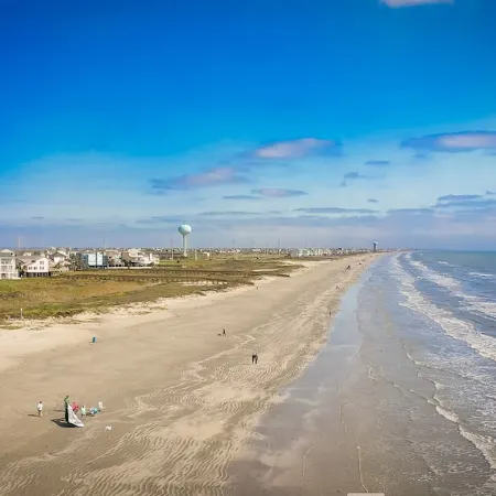 Beautiful Pointe West Beach House w/Great Sunsets, Beach, Bay Views & Pet Ok