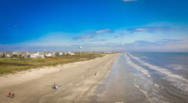 Beautiful Pointe West Beach House w/Great Sunsets, Beach, Bay Views & Pet Ok