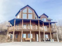 THE CAMBRY CABIN ~ Spacious Cabin with Stunning Unobstructed Bear Lake Views