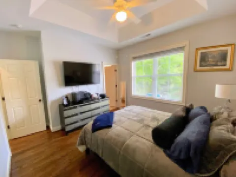 Updated Cottage Steps from Everything Downtown