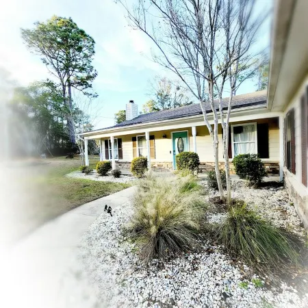 Fairhope, Daphne, down Town Mobile & Beaches!Owner Loved, Managed, and Cleaned!