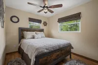 Weeki Wachee Pirate House