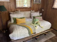 Relaxing Cabin on the Beaverkill River—A Fisherman’s Paradise Roscoe NY—