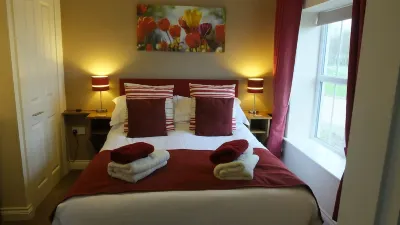 Katie's Corner - Spacious Stylish Holiday Cottage, 3 Bedrooms & 2 Ensuite & Pets