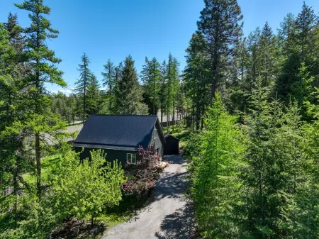 Lake View Luxury - Paddle boards - Firepit - Fish, Hike, Ski. Montana Paradise! Отели в г. Лейксайд