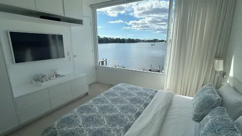 Sydney Waterfront Retreat