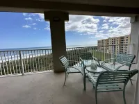 Amazing Ocean Views in a 2 bed/2 bath condo!