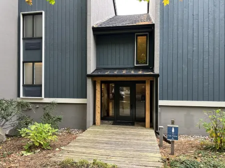 Homestead Resort - Lake Michigan Frontage 1 Bdrm Condo - (sleeps 4) - Glen Arbor Отели в г. Глен Арбор Тауншип