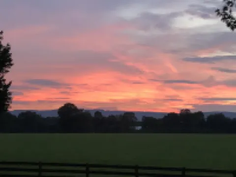 Farmhouse - A private sanctuary Hayride included with 3 or more nights Hotels in Walker County