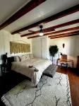 Modern Rustic Mountain Hideaway - renovated, private, gated with VIEWS. Pets ok! Hotels near Lone Pine