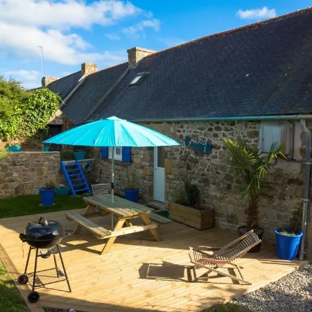 Old house near beaches between Crozon Camaret Wifi garden closed sea view