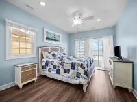 Heated Pool / Beachfront / Private Hot Tub / Elevator / Linens Included