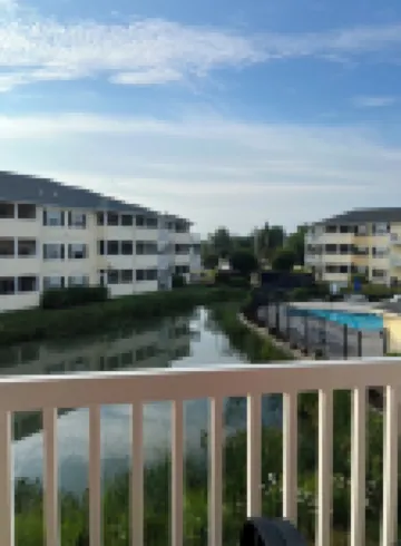 Spacious Condo with Pool Near Beach- New Floors and Furniture!