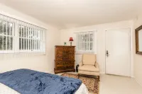 Dollywood Delight: Your Smoky Mountain Home Base!