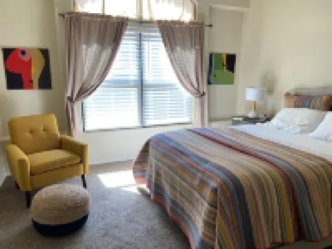 Best Nest for Walking, Swimming & Birding. Pet friendly, no pet fee!