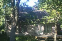 Historic 1840s Lamoreaux House / Modern Addition