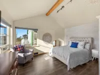 Beautiful Family Home, Less than one Block to the Beach