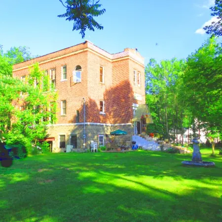 Large Brick School House with Music Studio Close to Delaware River