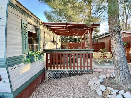 Pet friendly vintage camper turned tiny house with fenced yard near Sedona!