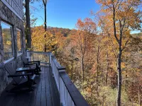 SPARKLING WATERS RETREAT!! BIG Lake Glenville, lake and mtn views!CLOSE TO TOWN
