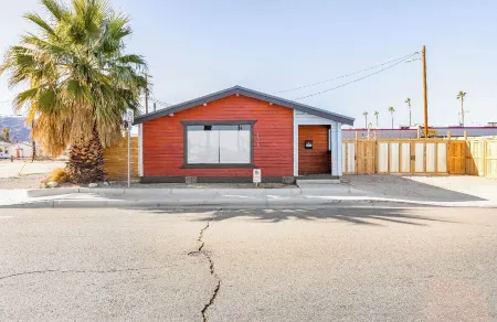 Blue Ox Bungalow- Explore & Unwind! Отели рядом с достопримечательностью «Bowladium»