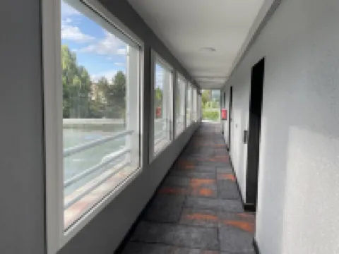 Very attractive, fully-furnished, luxury T2 apartment 5 minutes' walk from the center. Hotels in Divonne-les-Bains