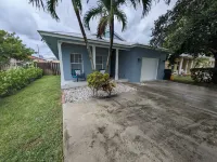3 blocks from Downtown Atlantic Ave - 1 mile to Beach - Safe area