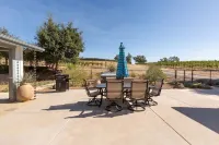Vacation in the vineyard Hotels near Kiler Ridge Olive Farm