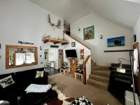 3-bedroom 2 1/2 Bath house Delta Junction close to Clearwater Campground