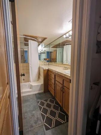 Desert Getaway w/Pool & Resort Amenities/near Zion NP