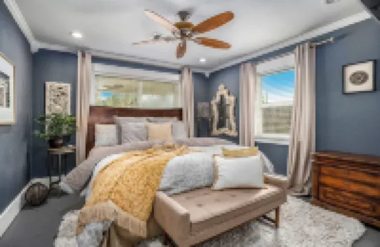 SPEND YOUR SPRING BREAK IN A HOT TUB/HEATED POOL on the ISLAND!