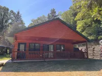 Cozy Cabin get away - walking distant to beach
