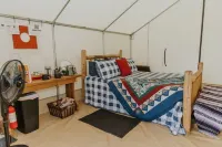 “Stargazer” Scenic Glamping Trails + Creek Access