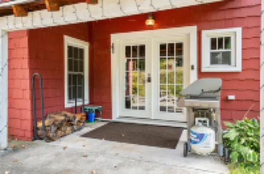 Charming Farmhouse, Sauna - 4 bedrooms, WiFi, AC in Upper Jay