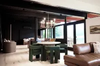 “The Gallery” Luxury Mid Century Modern Lakehouse