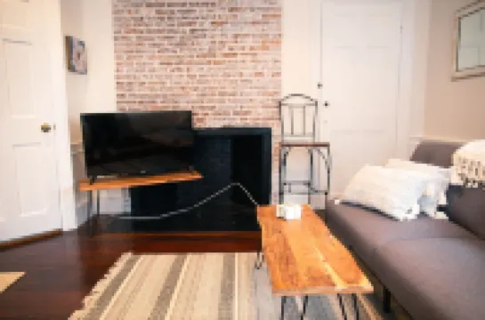 ♥ Historic Studio Minutes to Salem+Beaches Old Town Marblehead Private Parking ♥