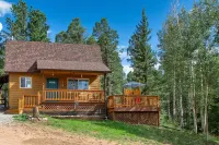 NEW Updated, SUNSETCABIN:3 bd,1.5 bth, secluded, beautiful views, deck, sleeps 6