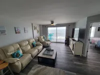 Dalton's sand and surf oceanfront 2-bedroom condo in enchanting Ormond Beach - 4성급