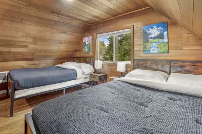 Dream River Cabin Các khách sạn gần Sunset Falls