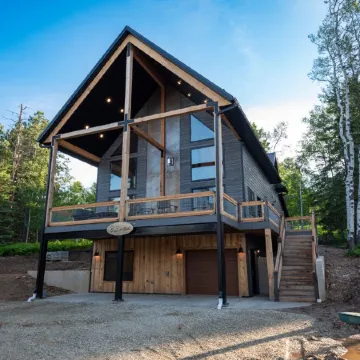 Luxury Mountain Cabin with Hot Tub, Fire Pit, EV Charger, Skiing <.3 Miles Away
