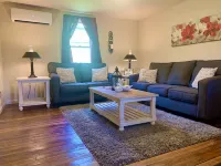 Hot Tub less than 2 miles from Smoke Hole  Pet Friendly