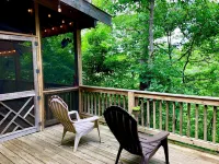 2BR/2Bath1800's Original Secluded Romantic River Mountain Cabin Therapy Hottub
