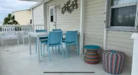 Wonderful Chalet, with Terrace & Private Patio – 20 miles from Key West.